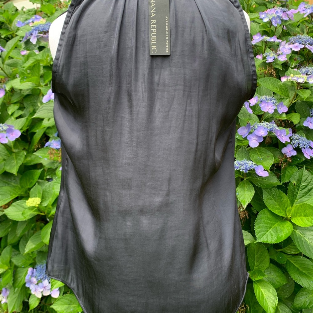 BANANA REPUBLIC deep blue gray sleeveless ruffled neck button front blou… - Picture 5 of 11